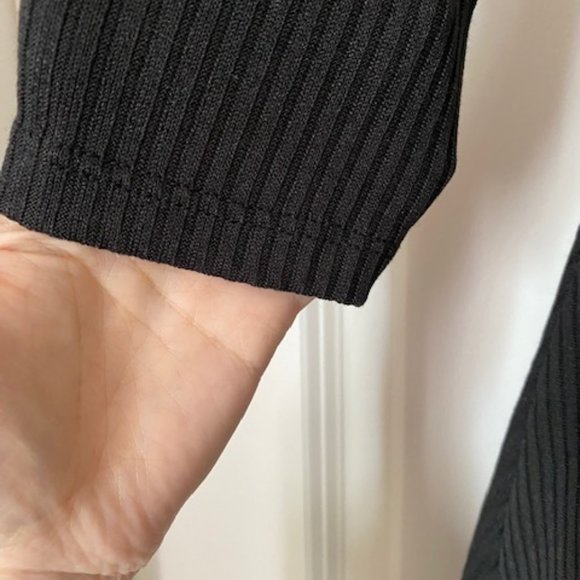 Brand new Forever 21 Black Knitted long Sleeves Sweater Dress , With Tag - Picture 4 of 7